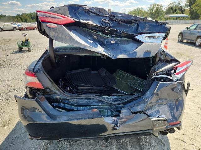 Toyota Camry Se Image 3