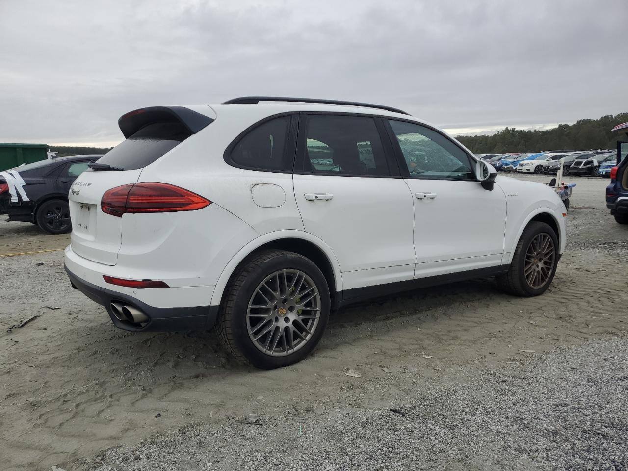 Porsche Cayenne Se Hybrid Platinum Image 2