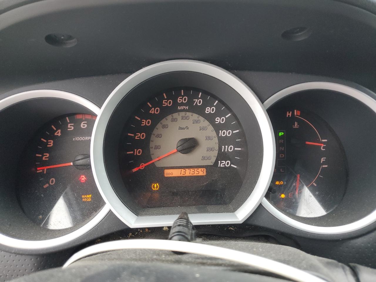 Toyota Tacoma Double Cab Image 9