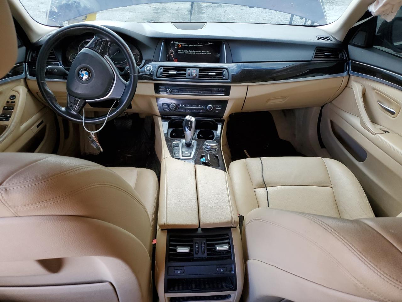 BMW 5 Series Xi Image 8
