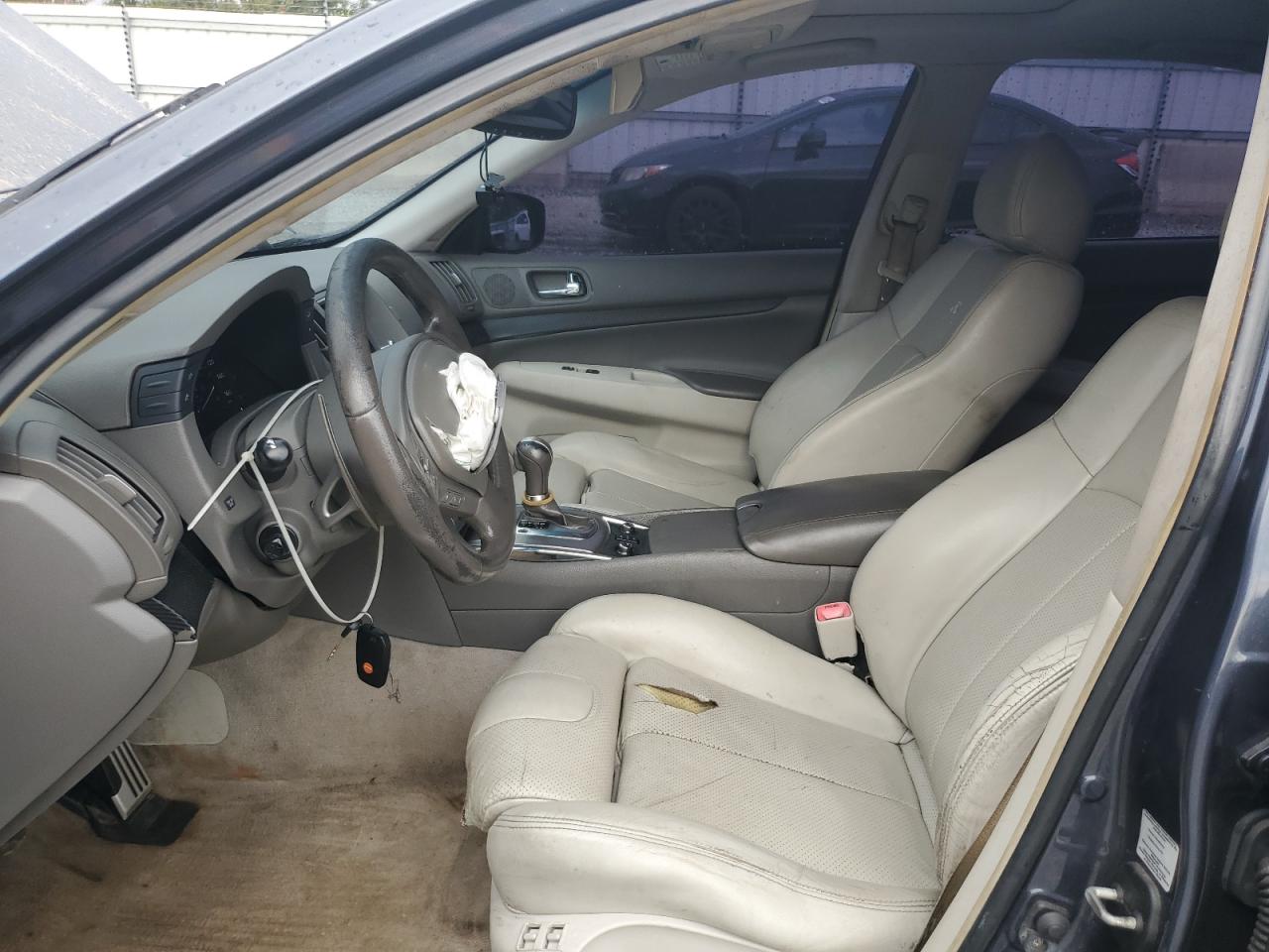 INFINITI G37 Image 10
