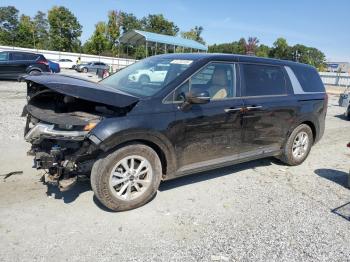  Salvage Kia Carnival