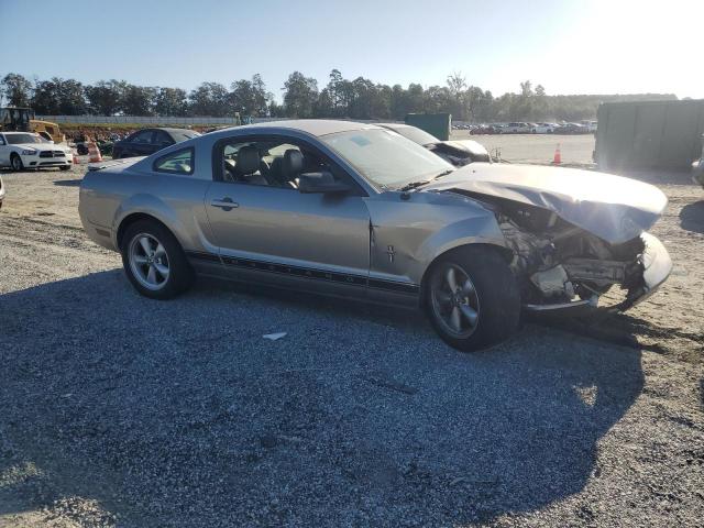 Ford Mustang Image 2