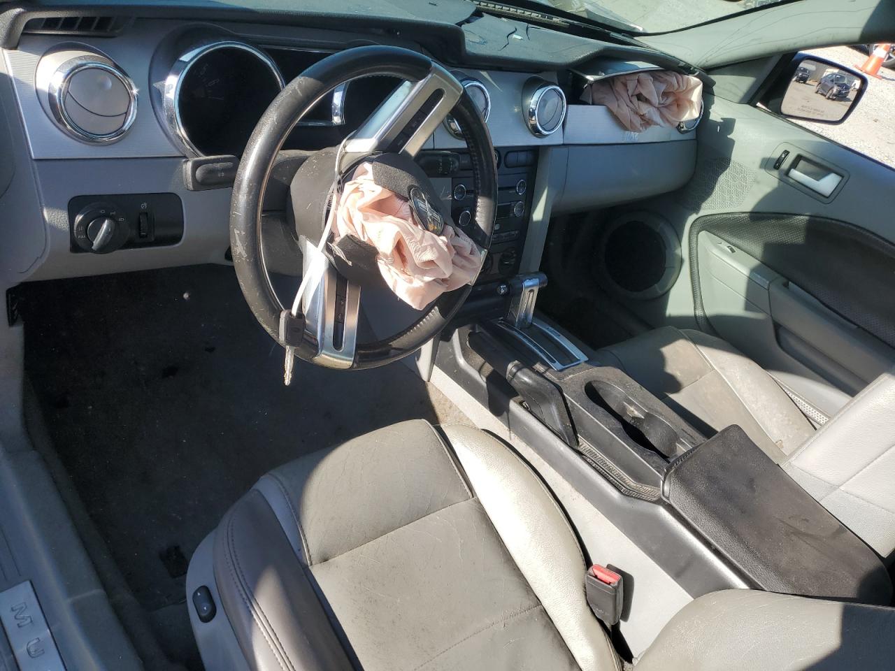 Ford Mustang Image 5