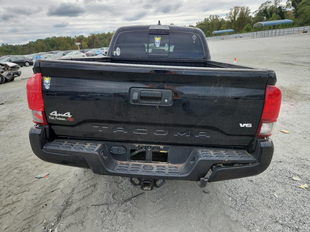 Toyota Tacoma Double Cab Image 12