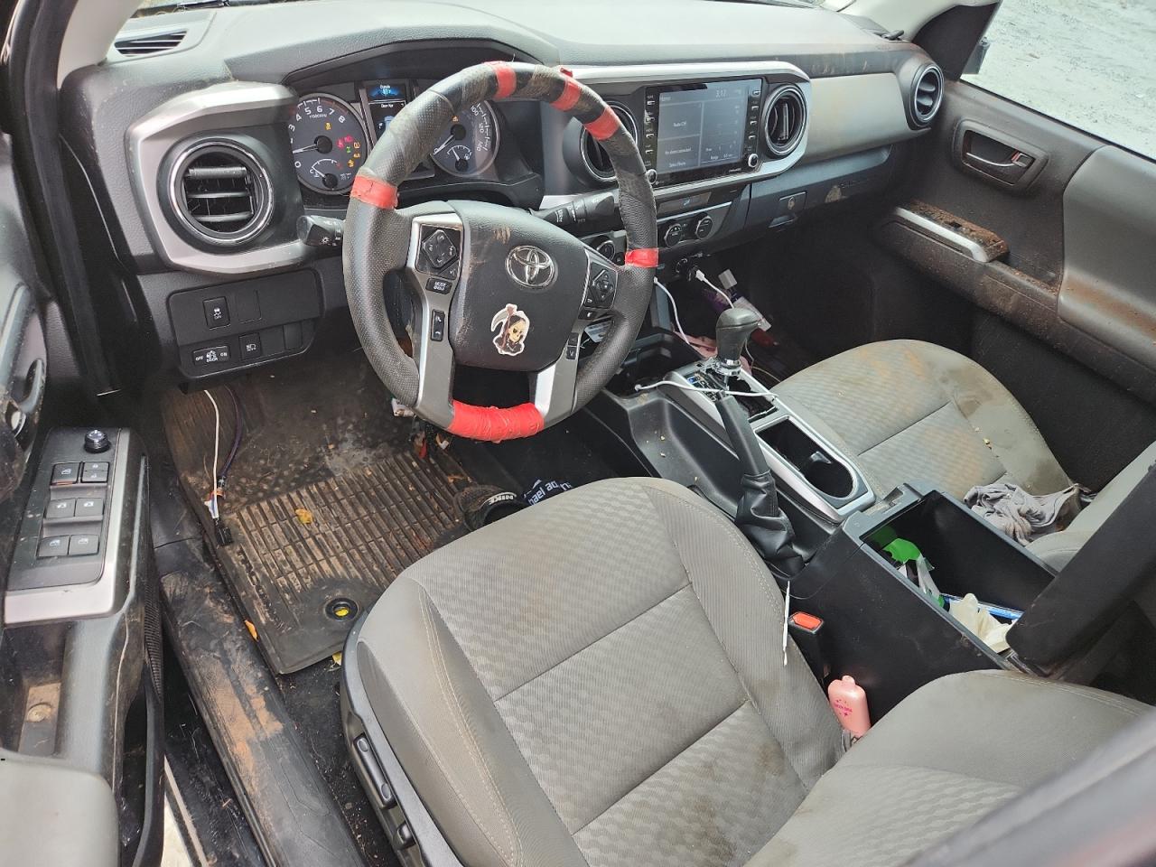 Toyota Tacoma Double Cab Image 2