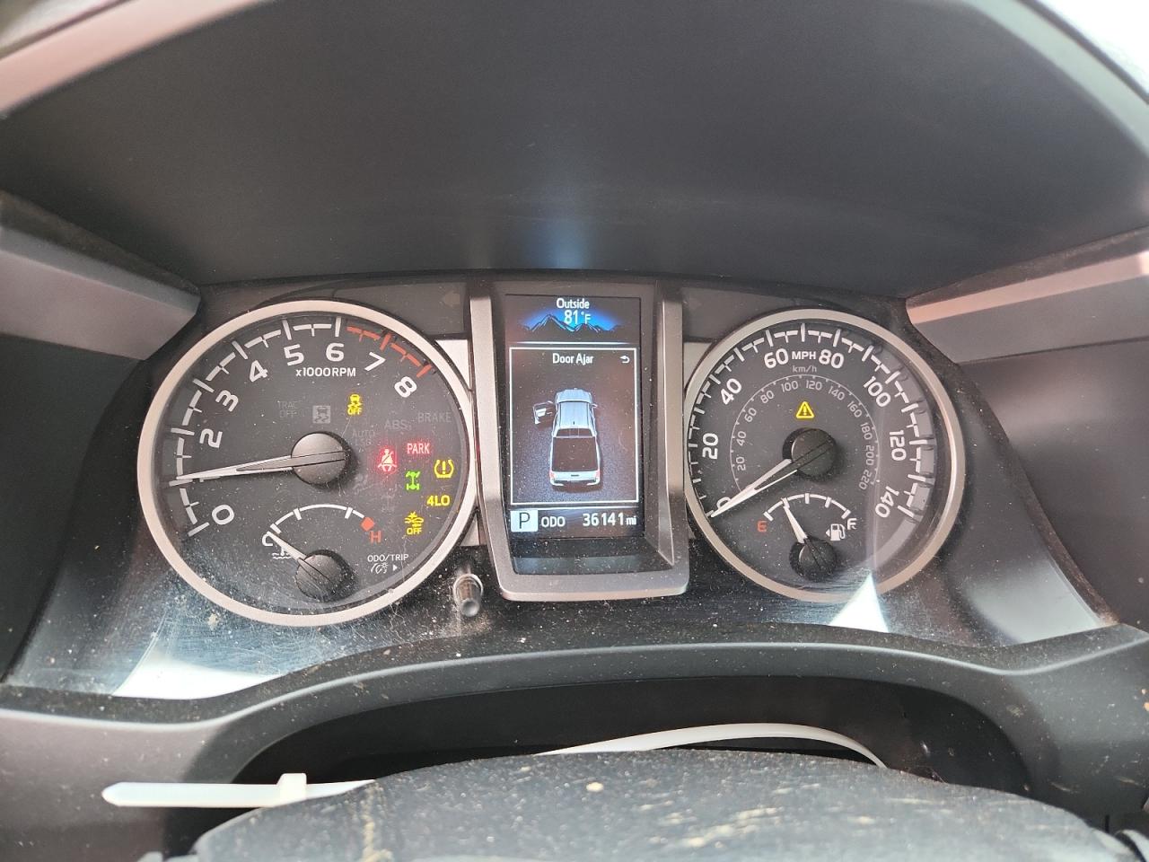 Toyota Tacoma Double Cab Image 3