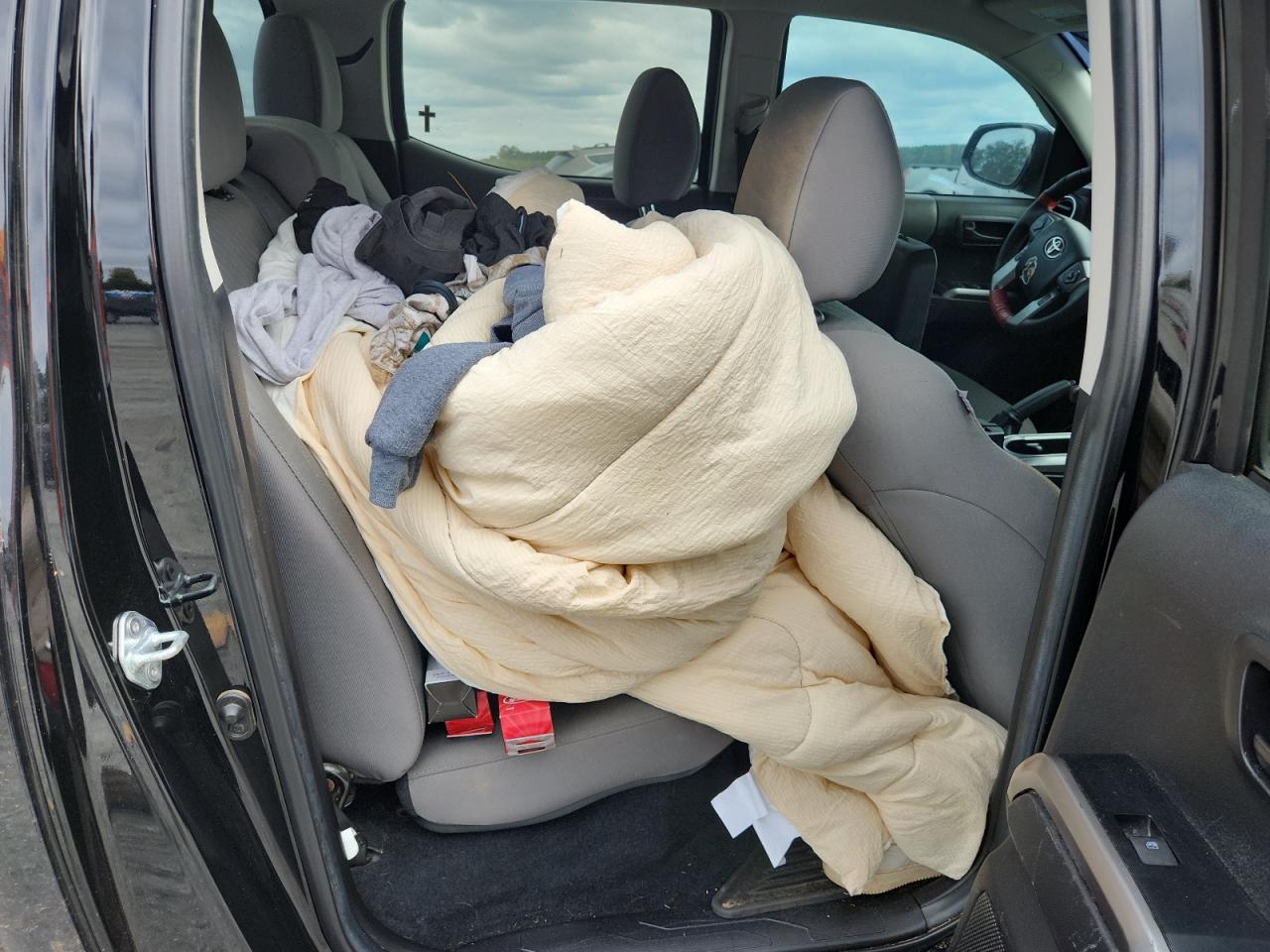 Toyota Tacoma Double Cab Image 9