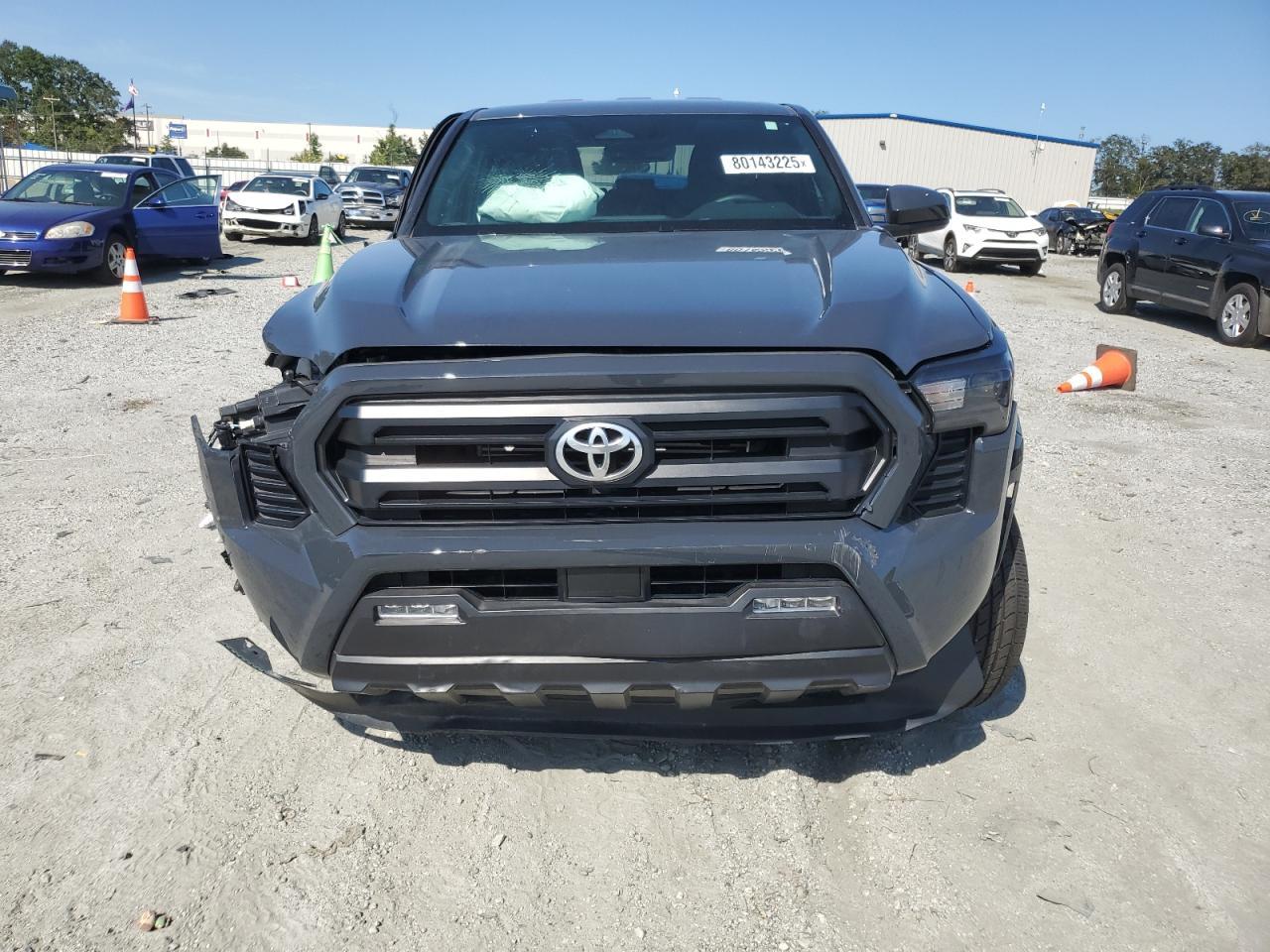 Toyota Tacoma Double Cab Image 4
