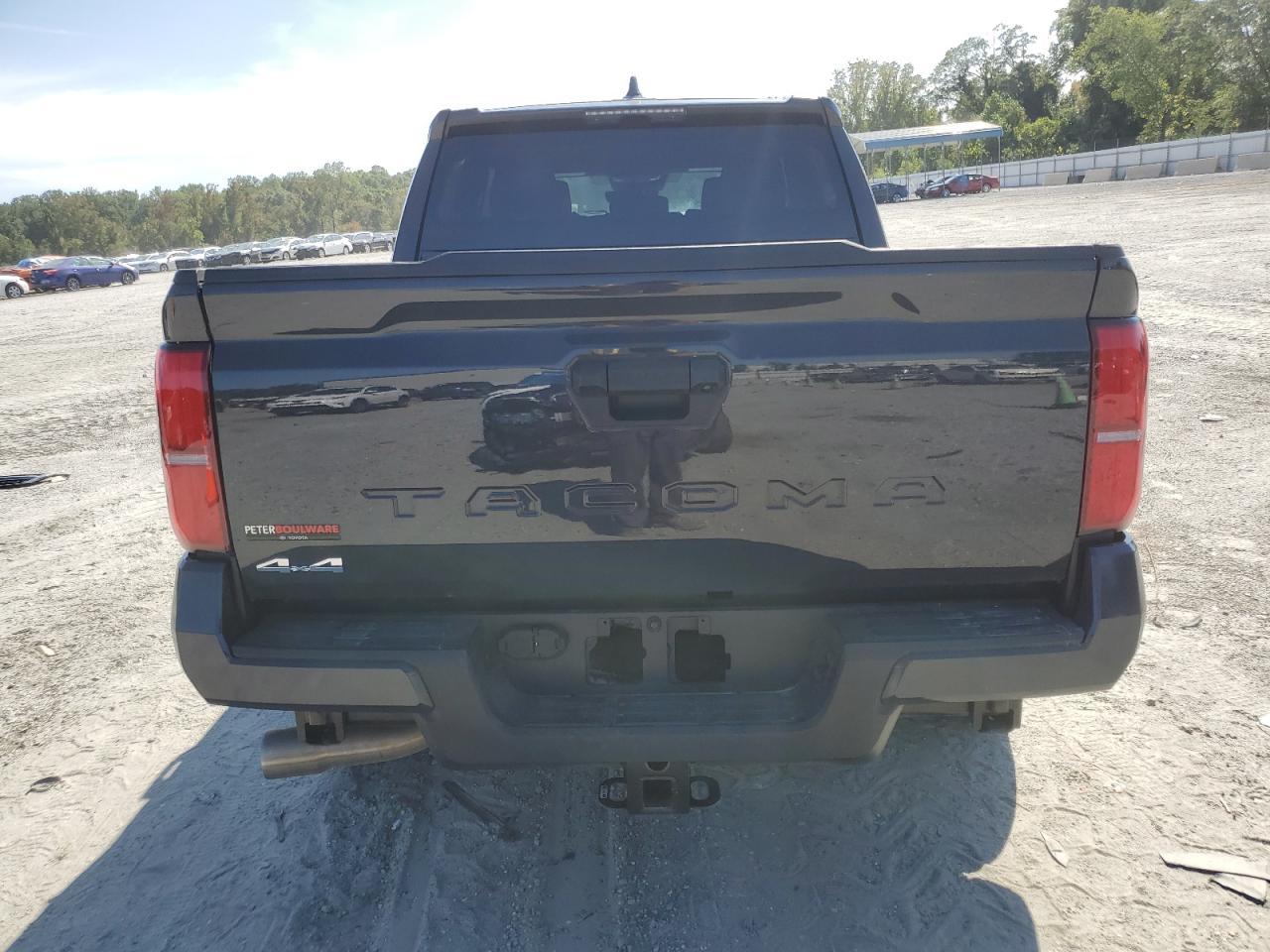 Toyota Tacoma Double Cab Image 11