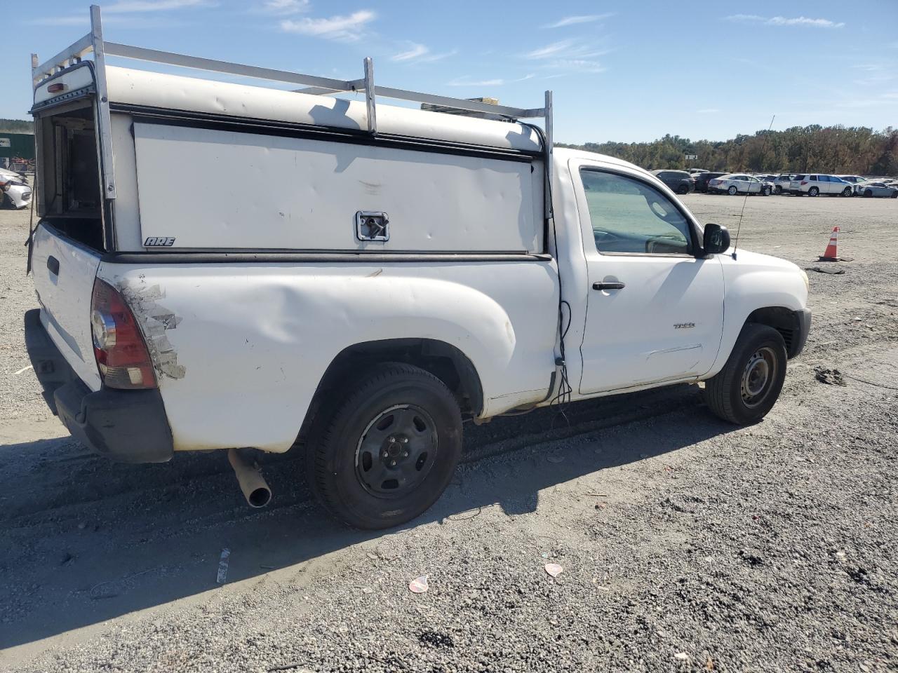 Toyota Tacoma Image 4