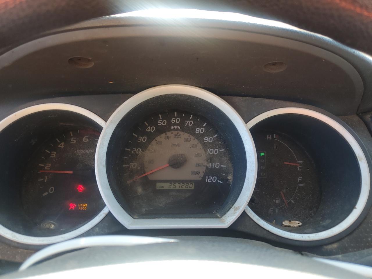 Toyota Tacoma Image 6