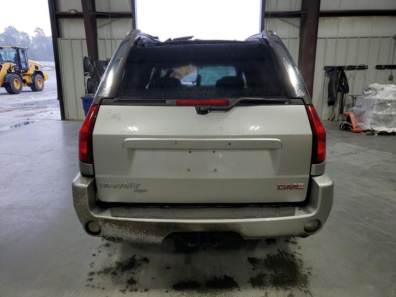 GMC Envoy Xuv Image 7