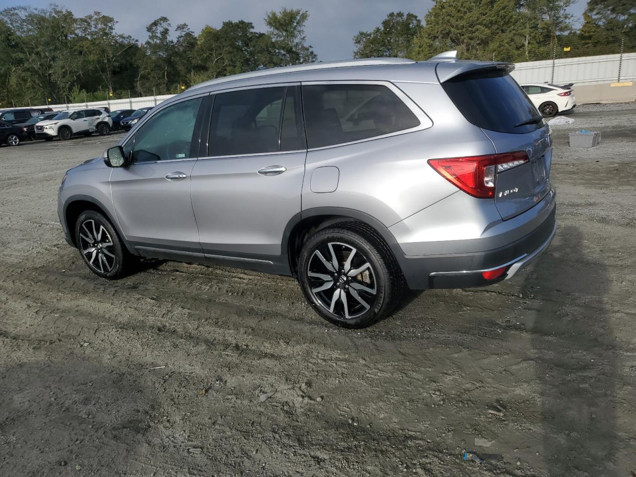Honda Pilot Touring Image 3