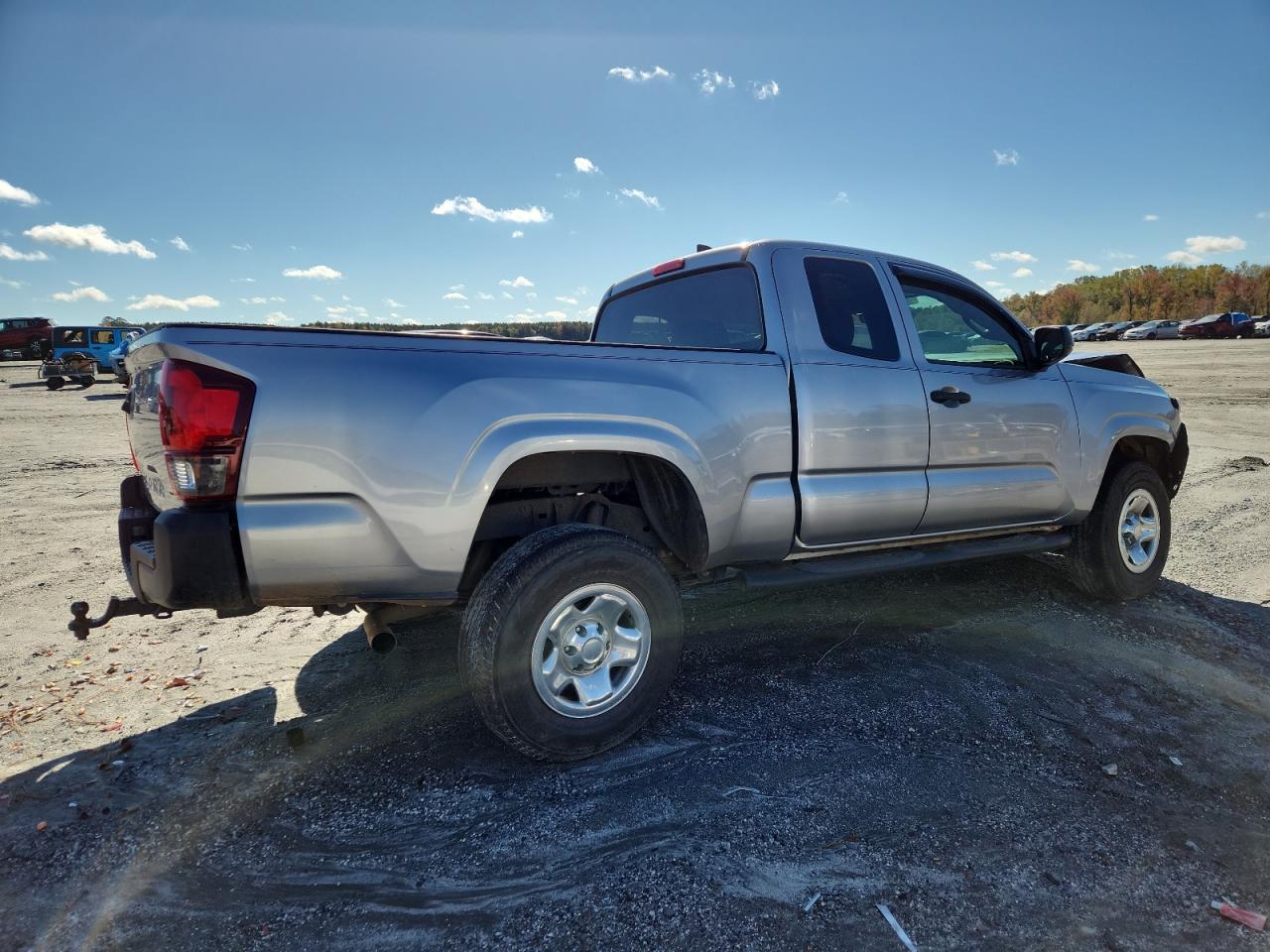 Toyota Tacoma Access Cab Image 11