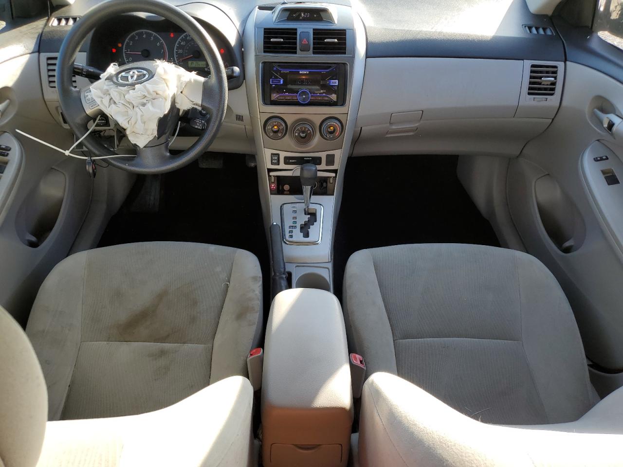 Toyota Corolla Base Image 6