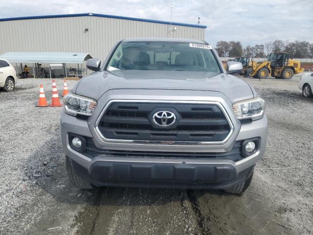 Toyota Tacoma Double Cab Image 3