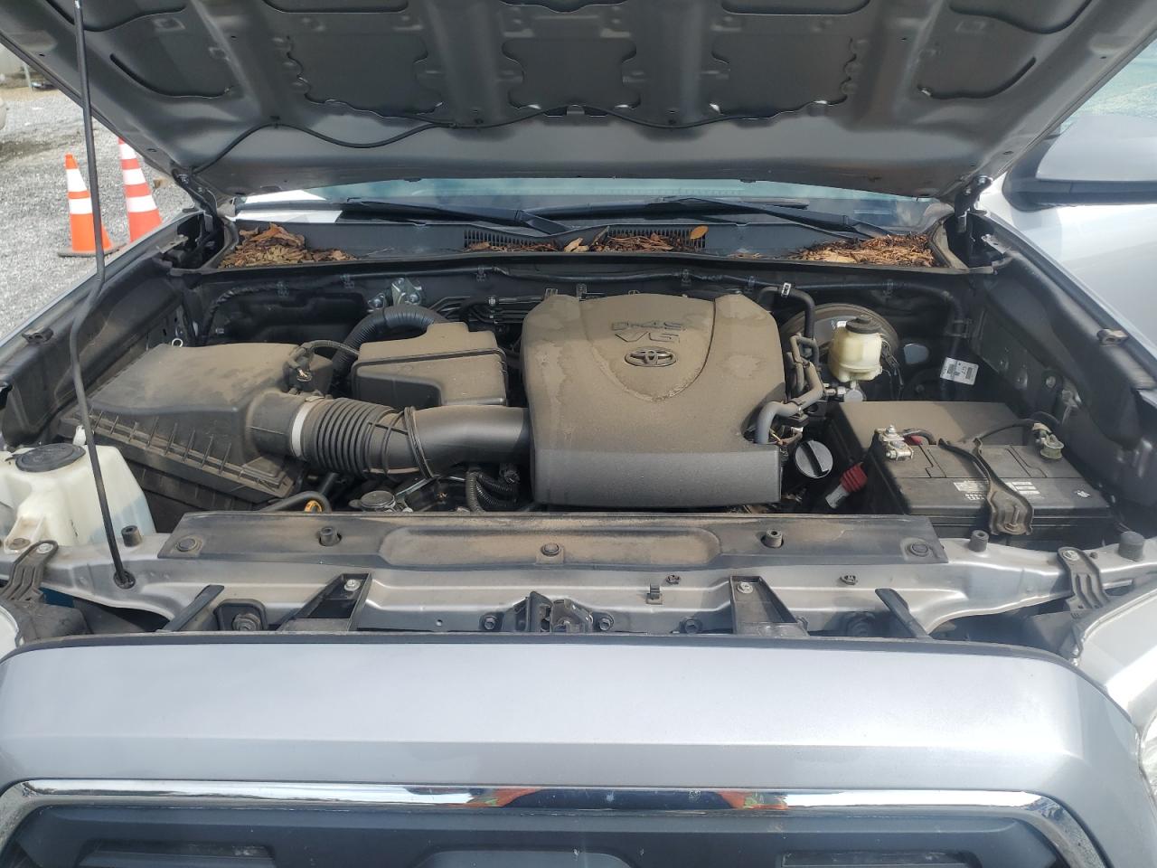 Toyota Tacoma Double Cab Image 4