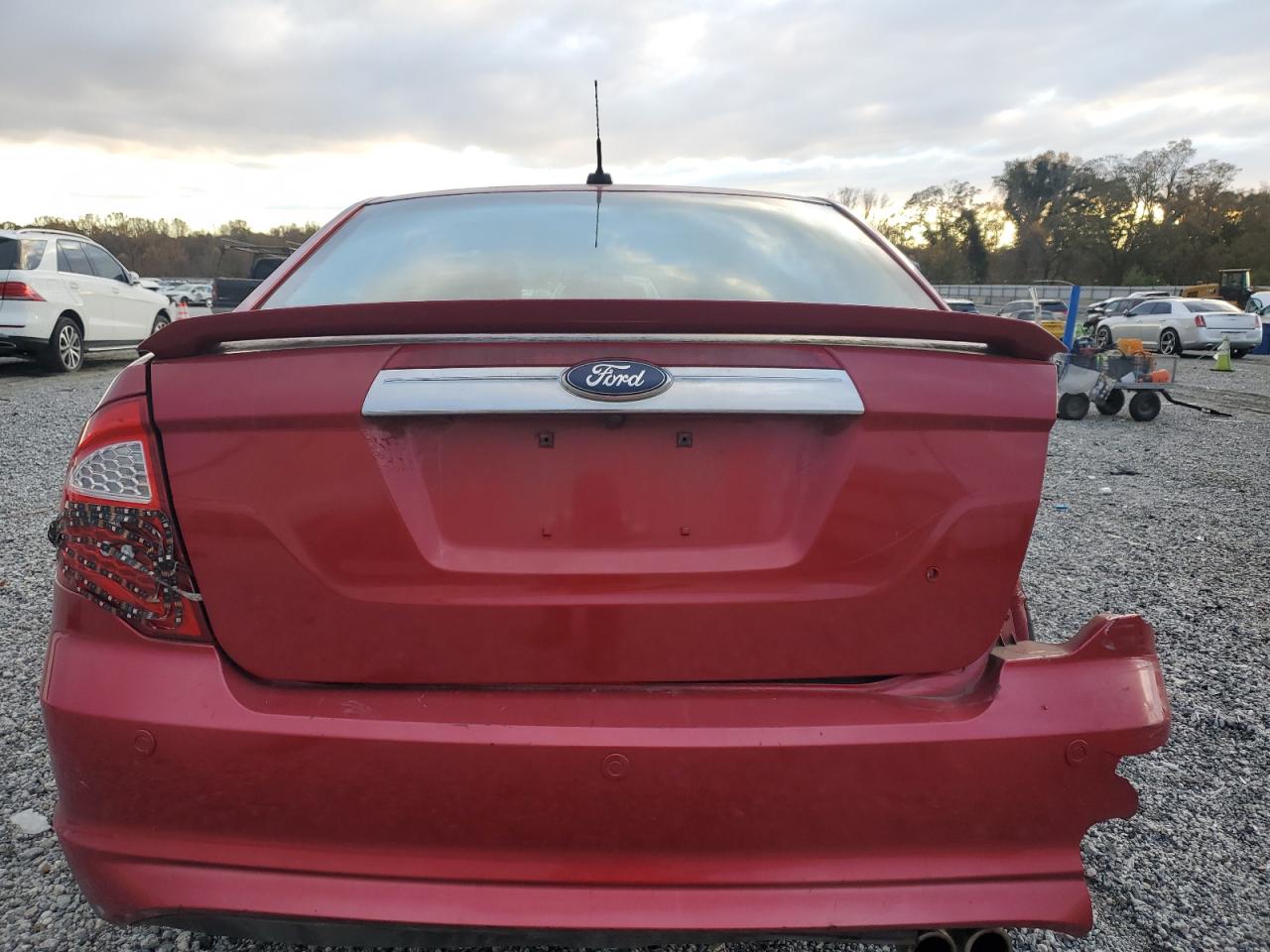 Ford Fusion Sel Image 2