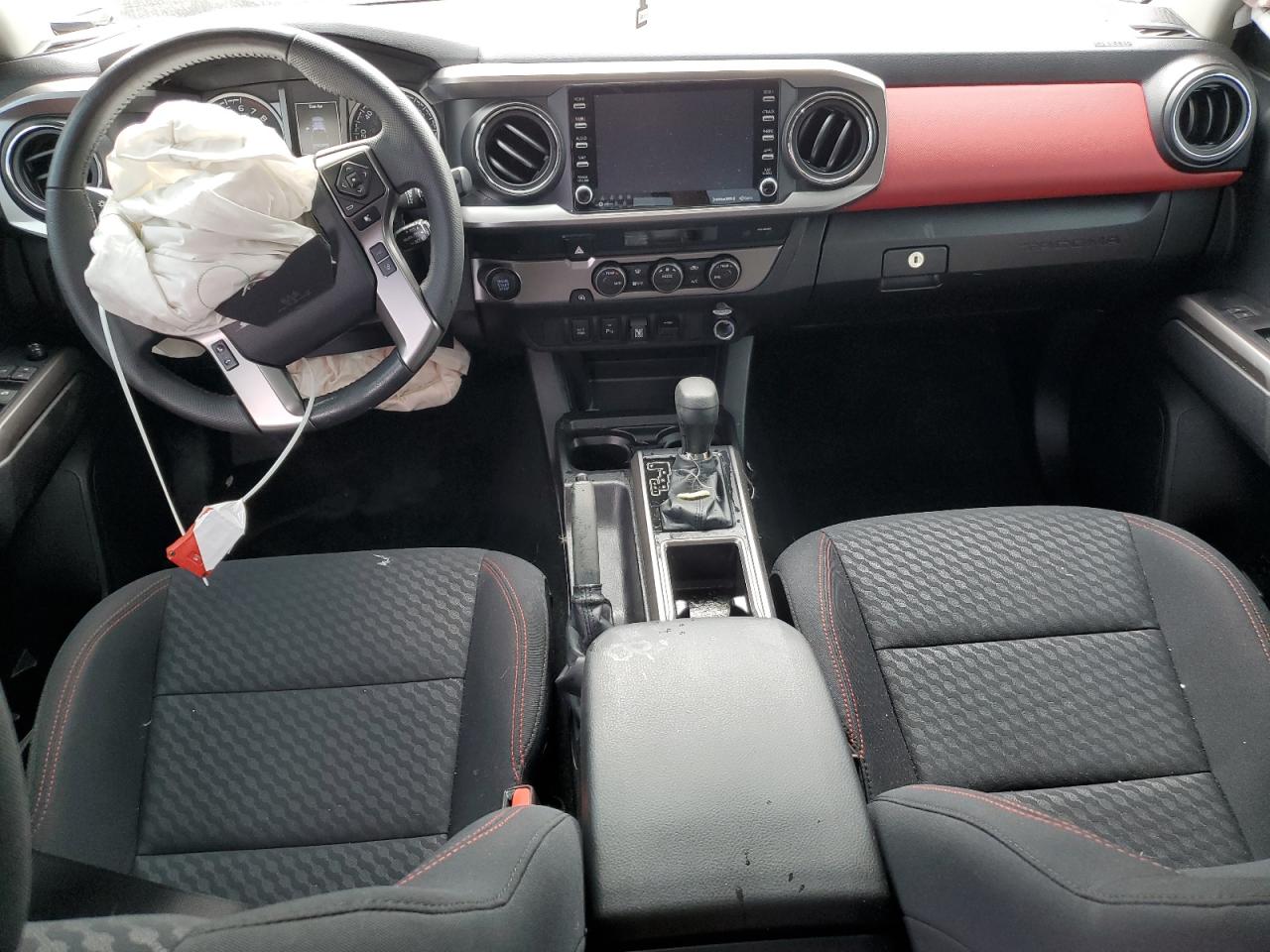 Toyota Tacoma Double Cab Image 12