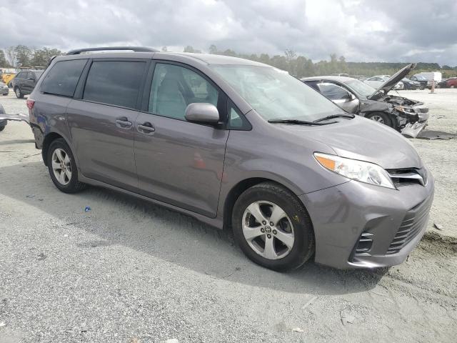 Toyota Sienna Le Image 3