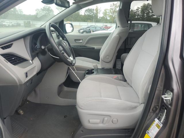 Toyota Sienna Le Image 10