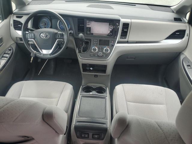 Toyota Sienna Le Image 5