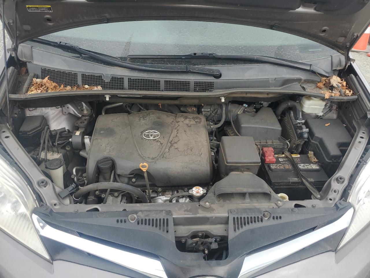 Toyota Sienna Le Image 7