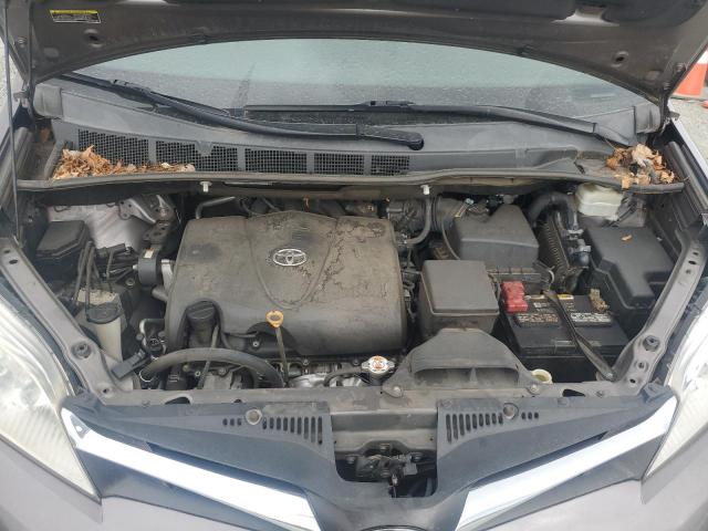 Toyota Sienna Le Image 7