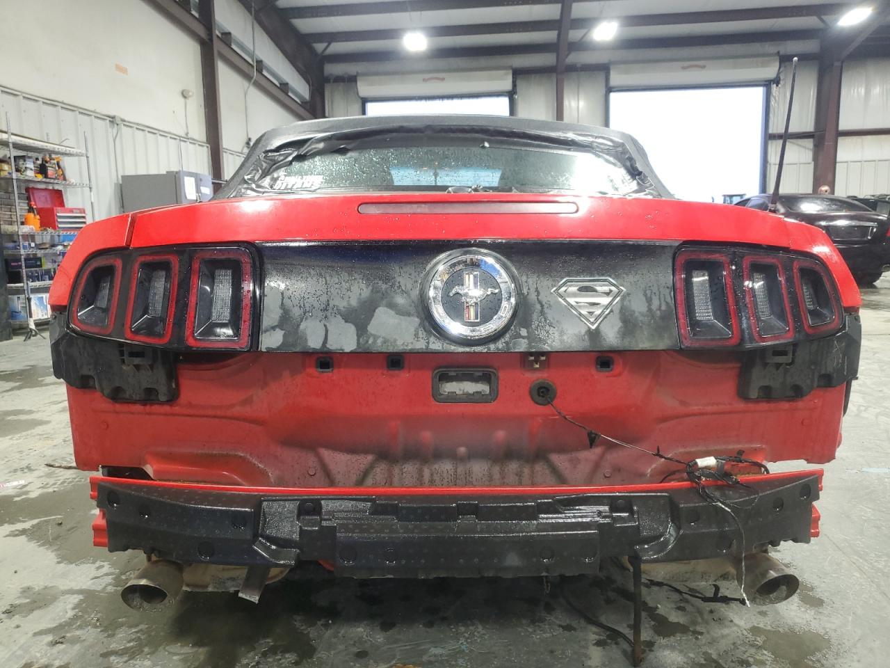 Ford Mustang Image 2