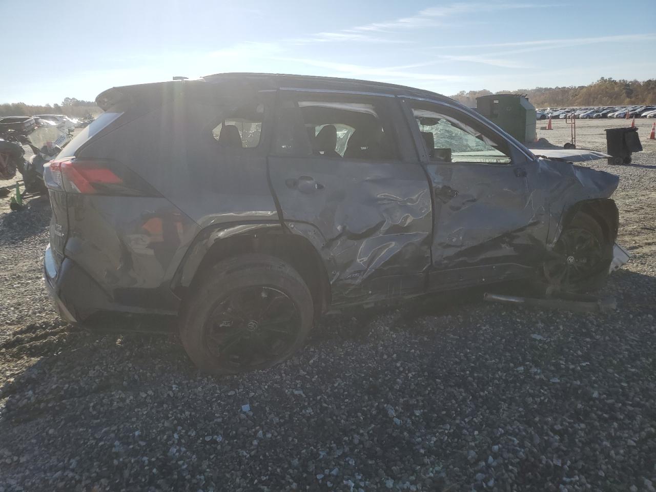 Toyota RAV4 Xse Image 2