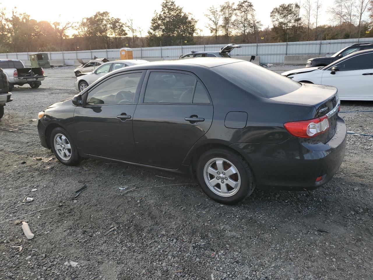 Toyota Corolla Base Image 2