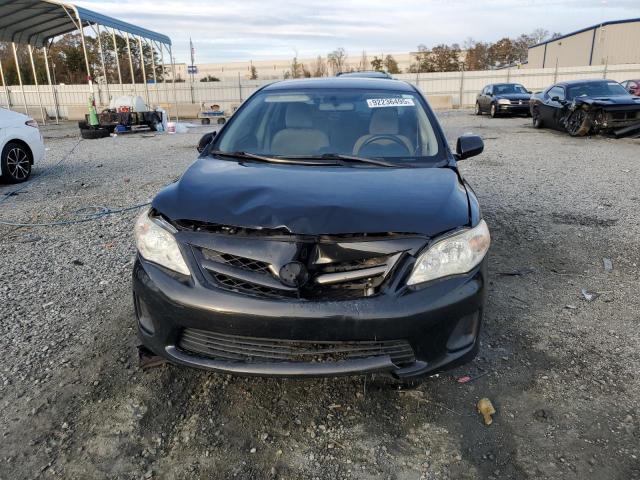 Toyota Corolla Base Image 3