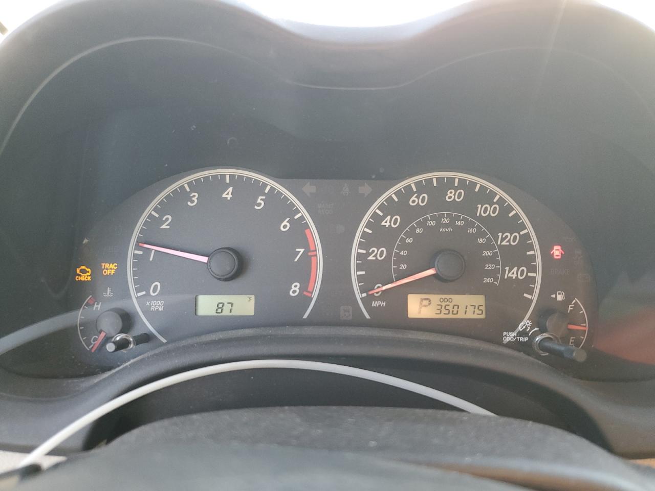 Toyota Corolla Base Image 12