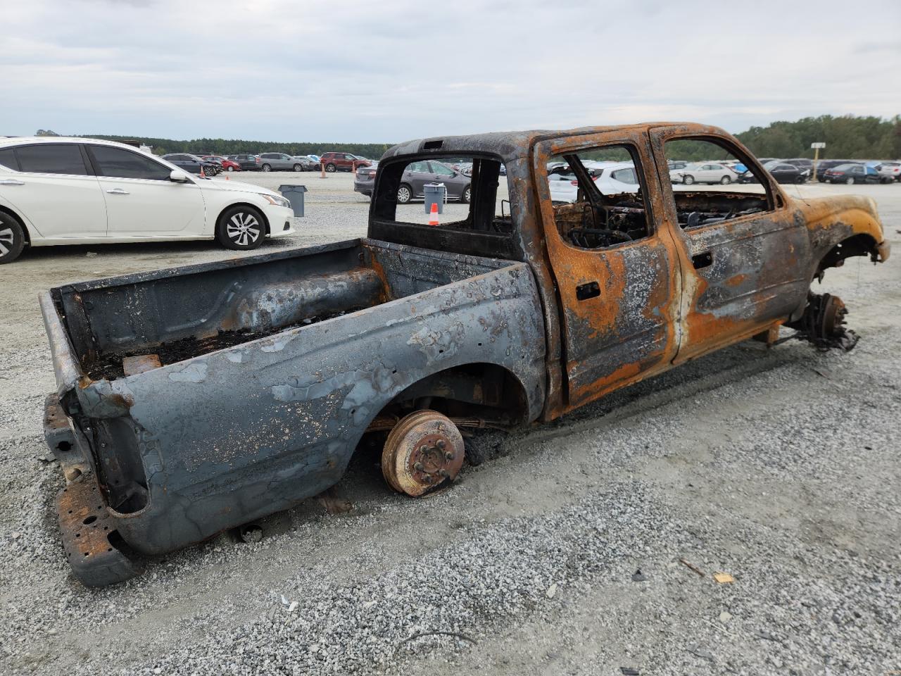 Toyota Tacoma Double Cab Image 2