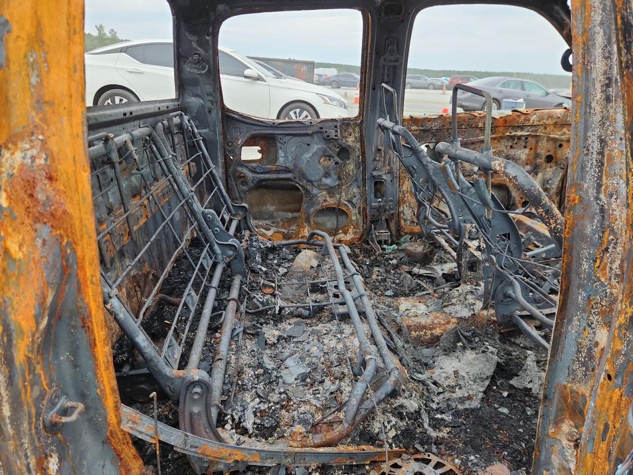 Toyota Tacoma Double Cab Image 8