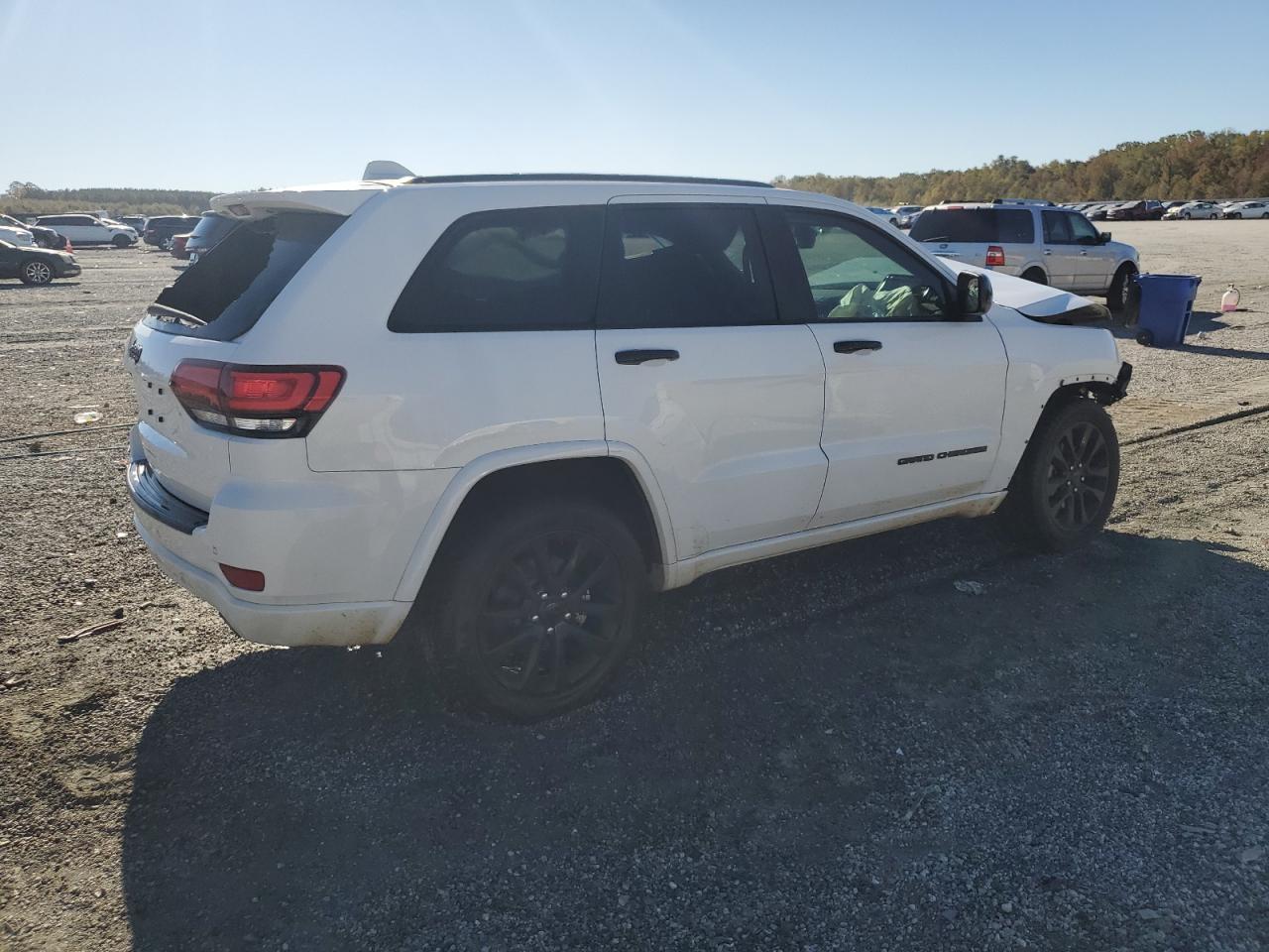 Jeep Grand Cherokee Laredo Image 4