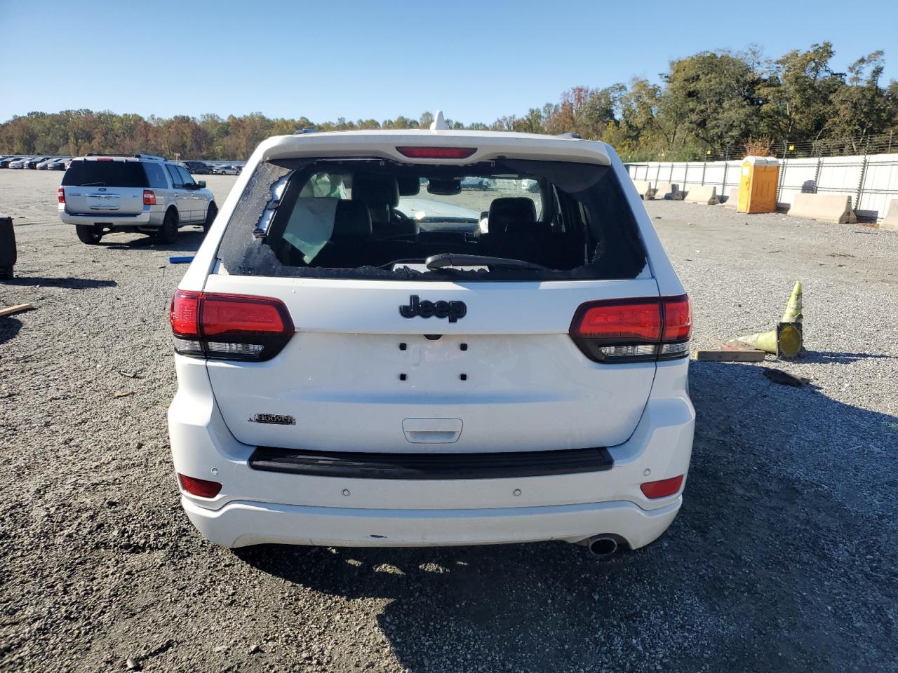 Jeep Grand Cherokee Laredo Image 8