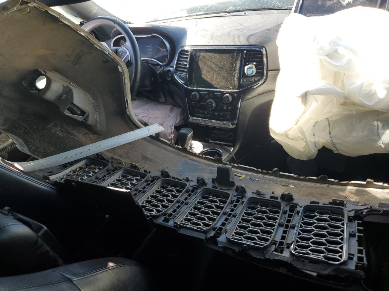 Jeep Grand Cherokee Laredo Image 6