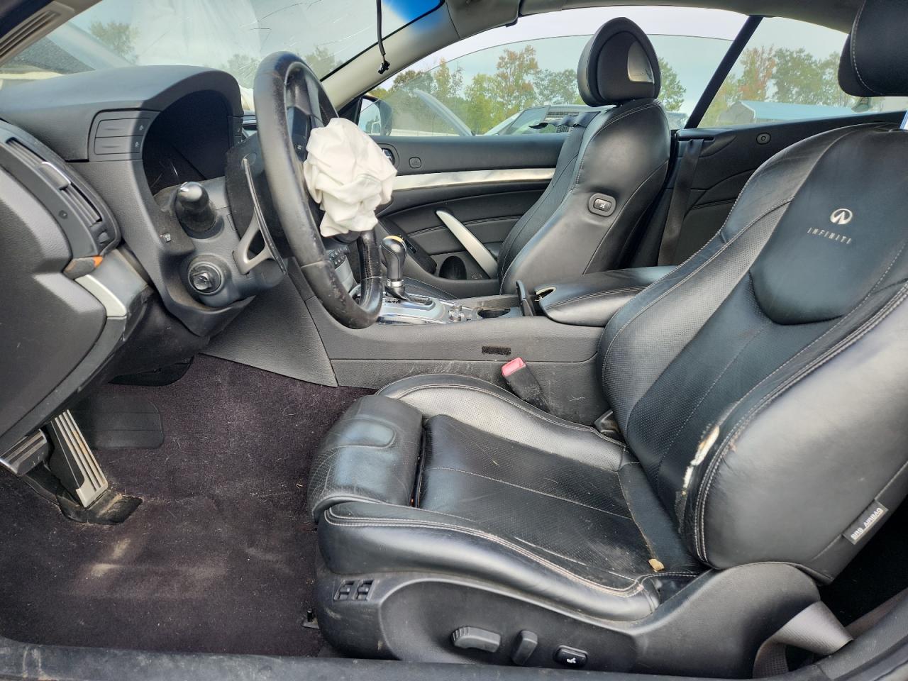 INFINITI G37 Base Image 8