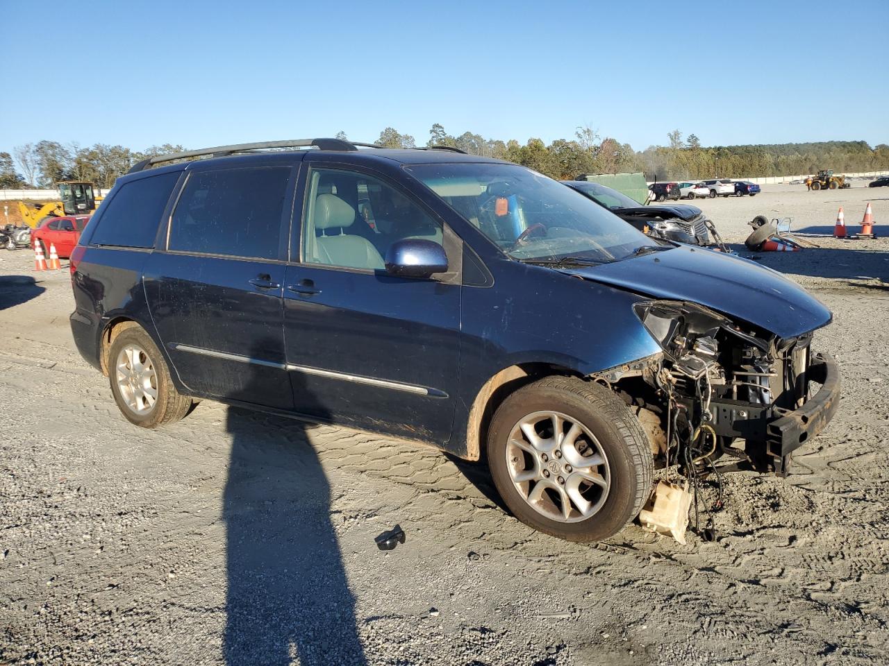 Toyota Sienna Xle Image 3