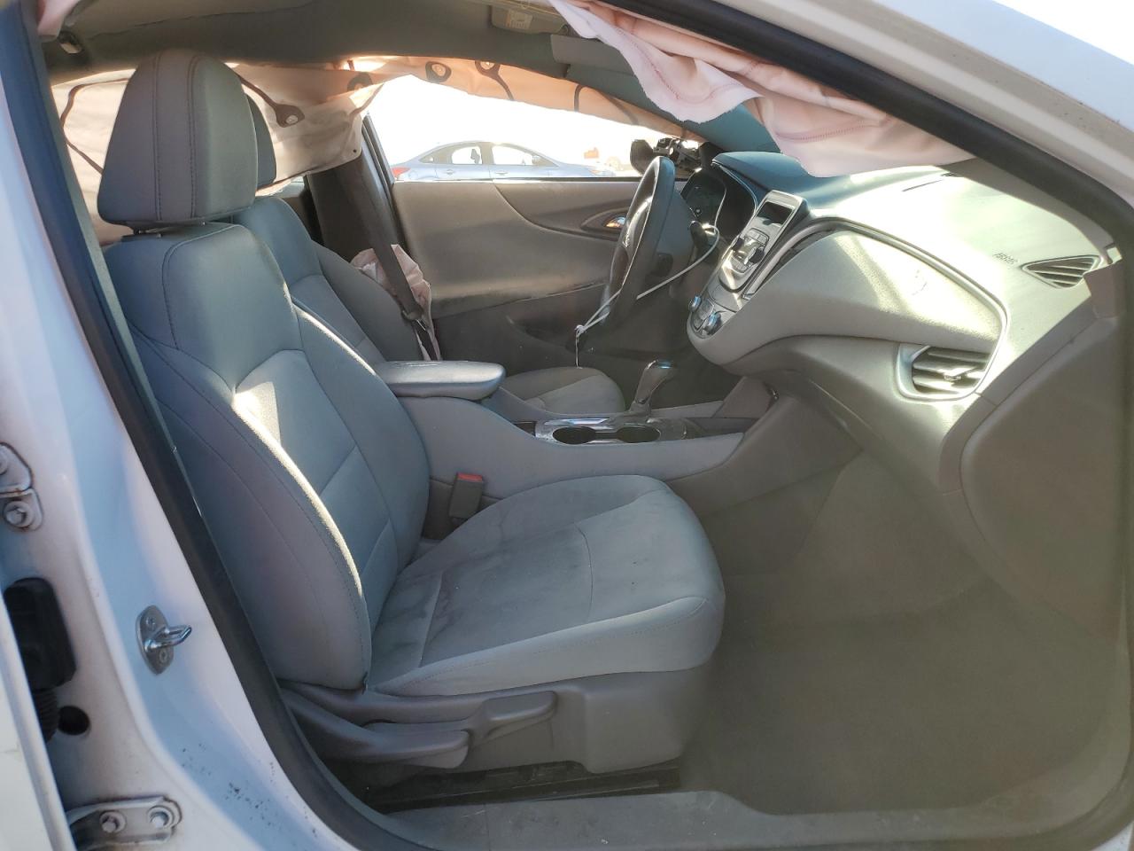 Chevrolet Malibu L Image 5