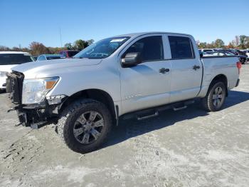  Salvage Nissan Titan