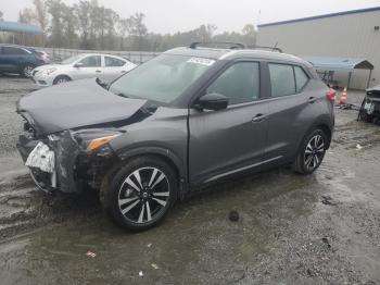  Salvage Nissan Kicks