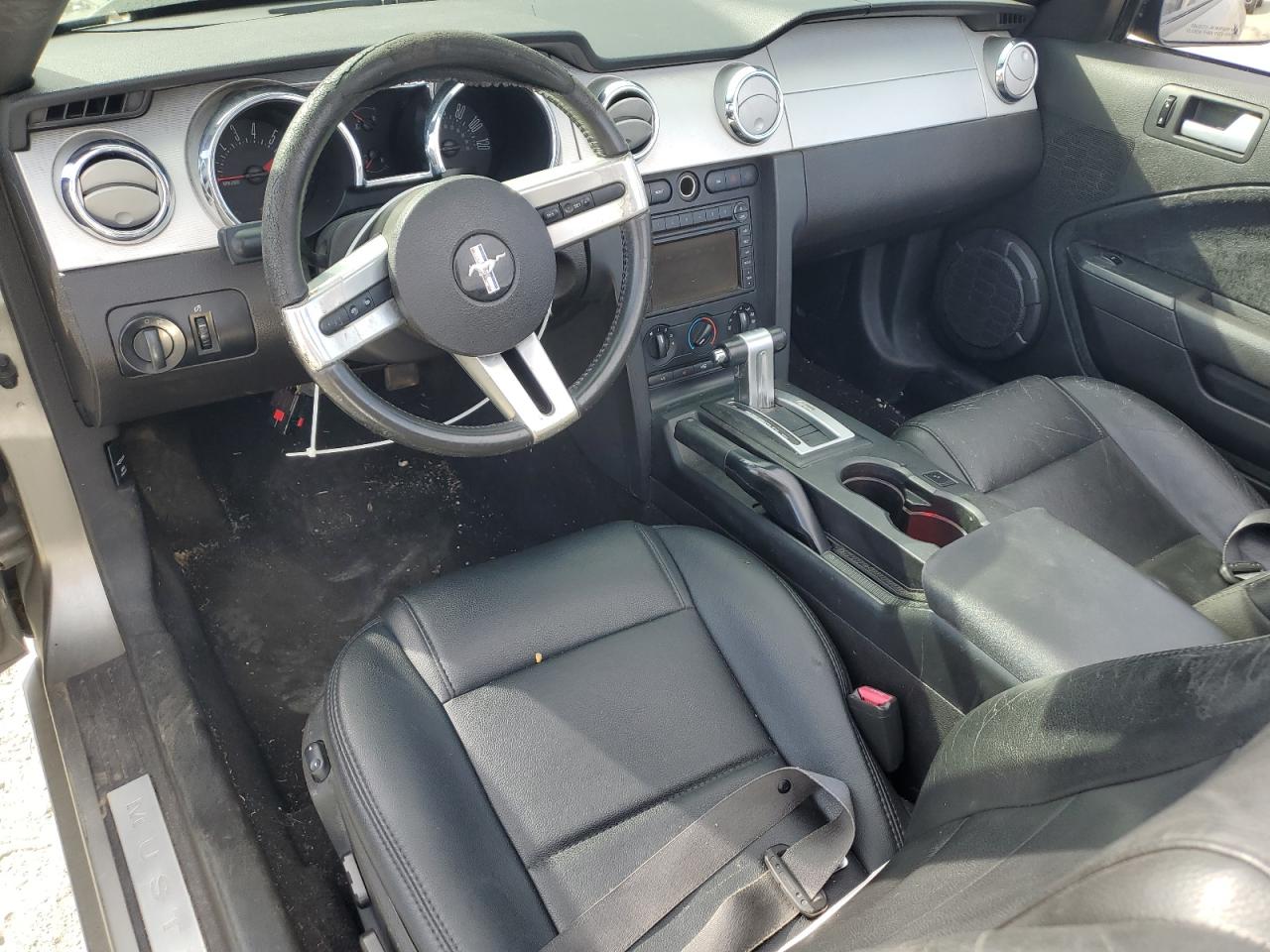 Ford Mustang Image 6