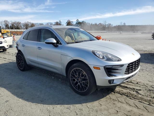 Porsche Macan S Image 3