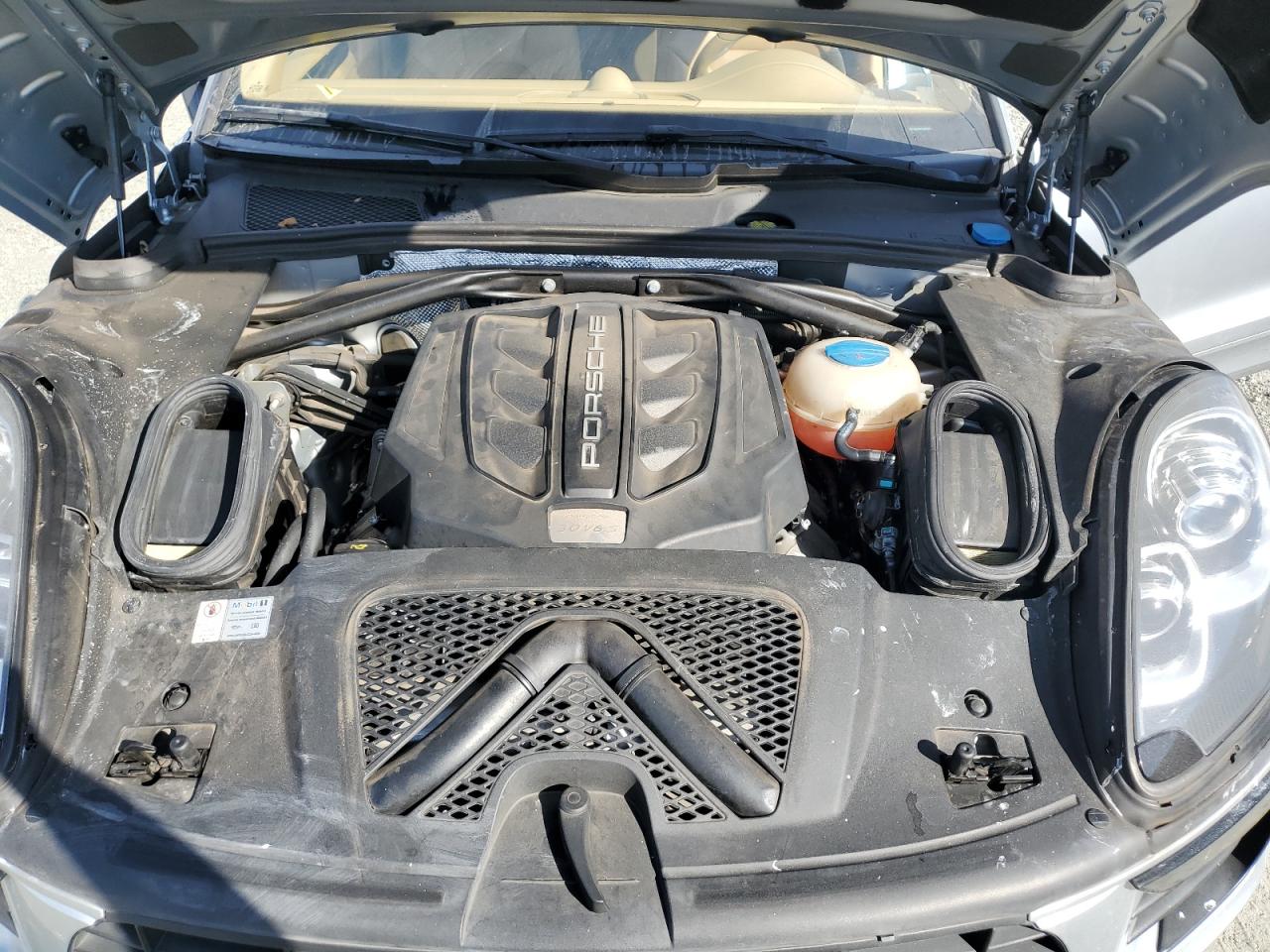 Porsche Macan S Image 7