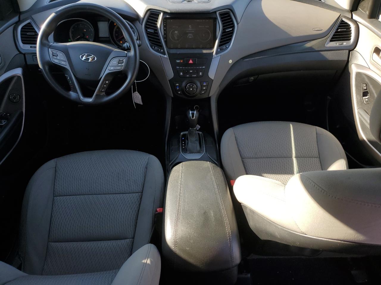 Hyundai SANTA FE Image 9