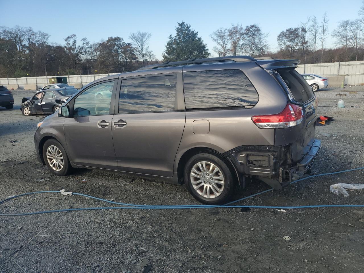 Toyota Sienna Xle Image 7