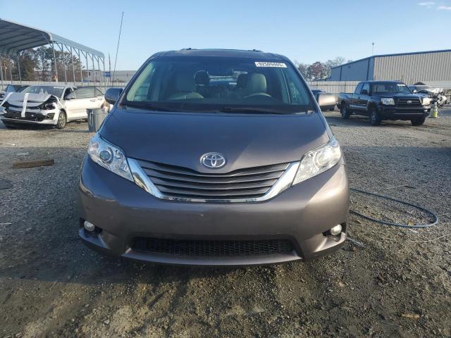 Toyota Sienna Xle Image 8